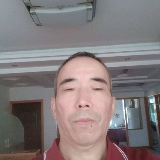 小松鼠给轻松的照片