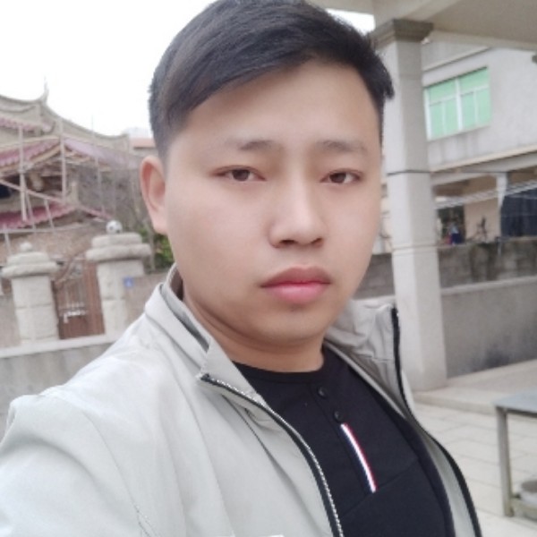 板凳浅吻舒心的照片