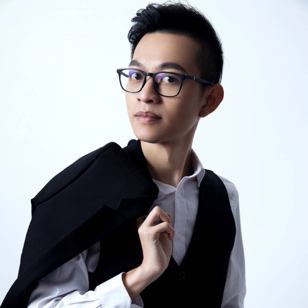 聪容不迫的照片