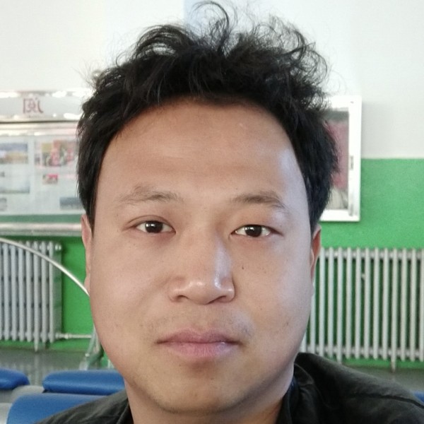 做个负责人的男人的照片