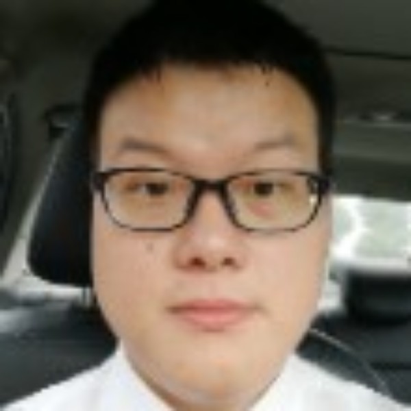 黑猫爱苹果的照片
