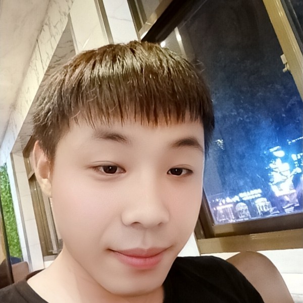夏露蹙眉心灵美的照片