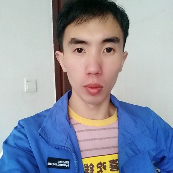 发嗲踢龙猫的照片
