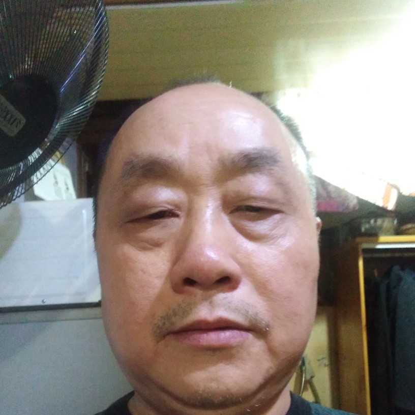 过客漫步翩飞的照片