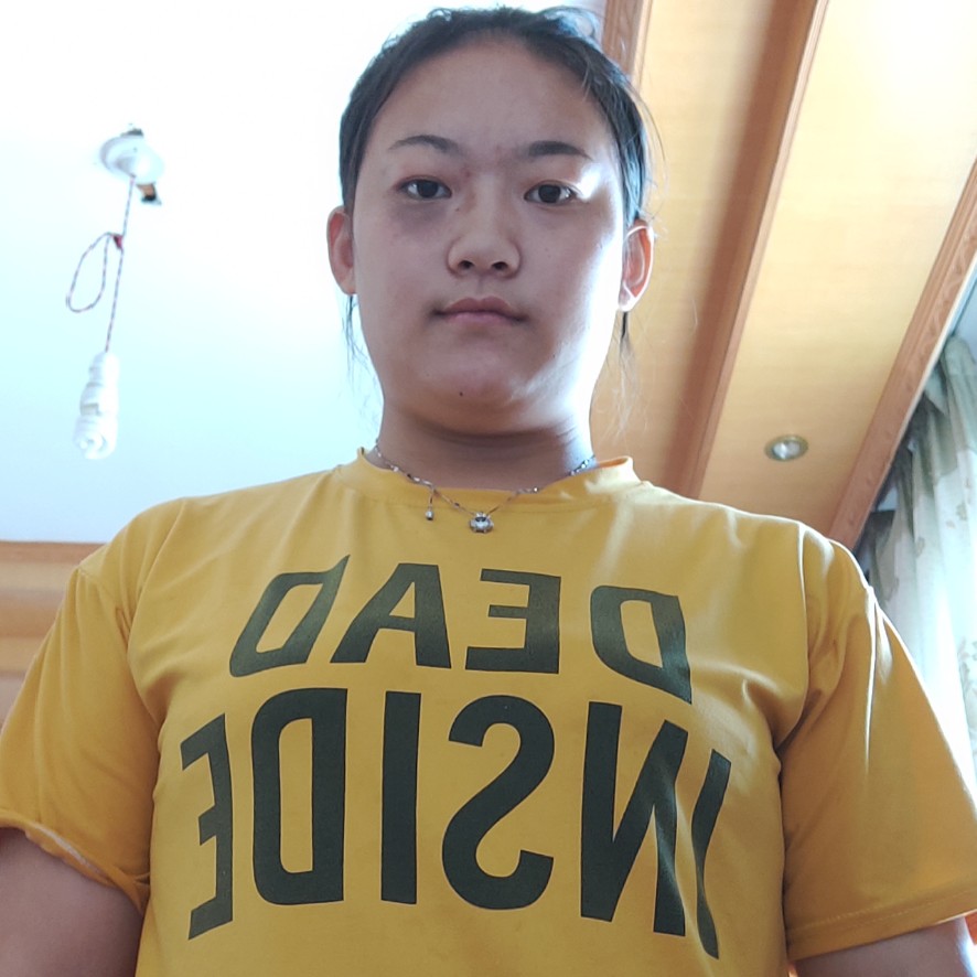 鄢佳灵的照片