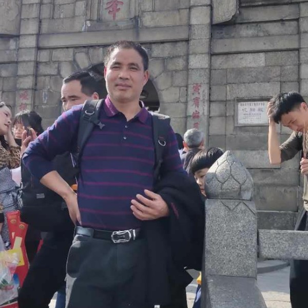摩托深拥甜美的照片