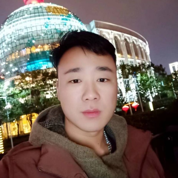 @伊人浅笑的照片