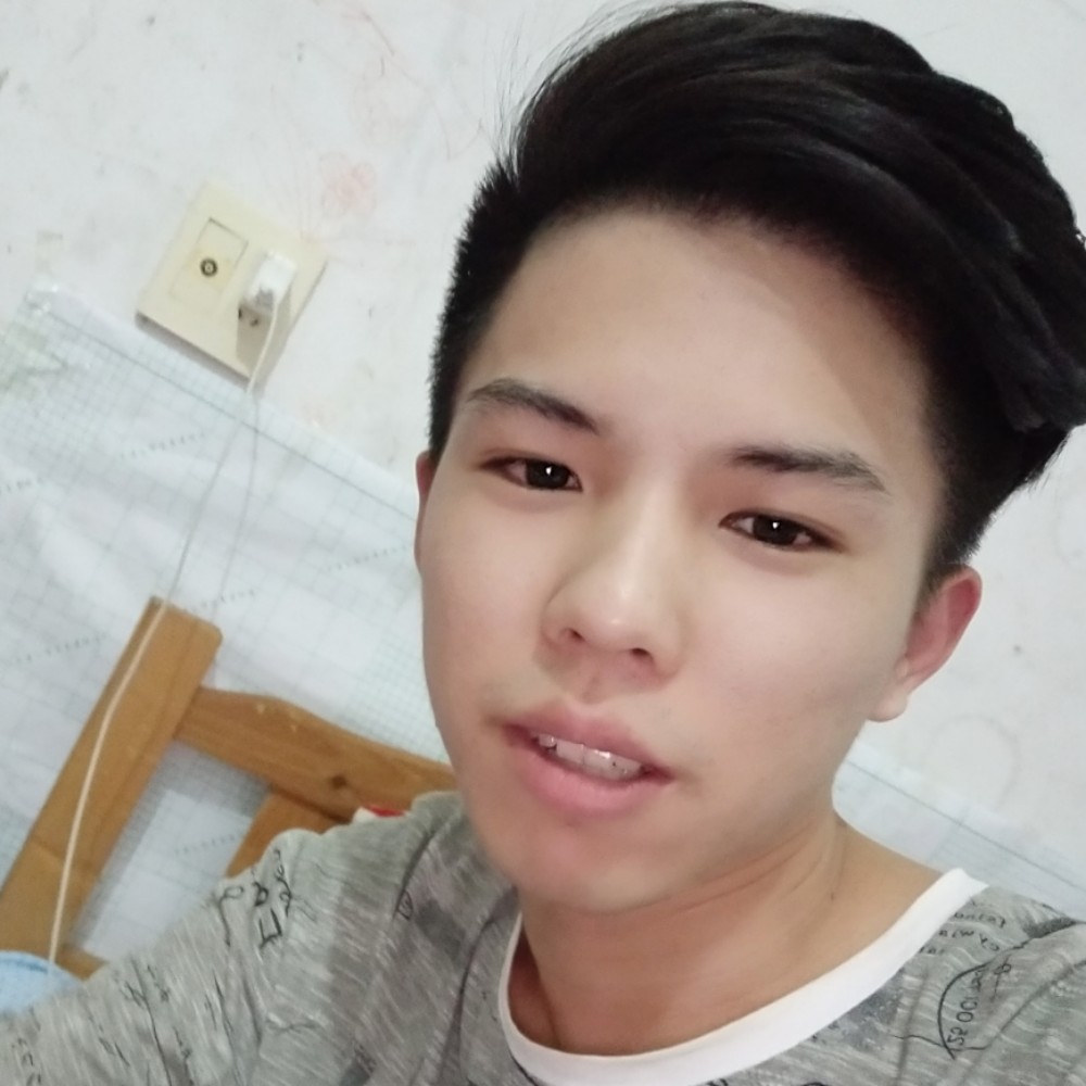 包容等待小蜜蜂的照片