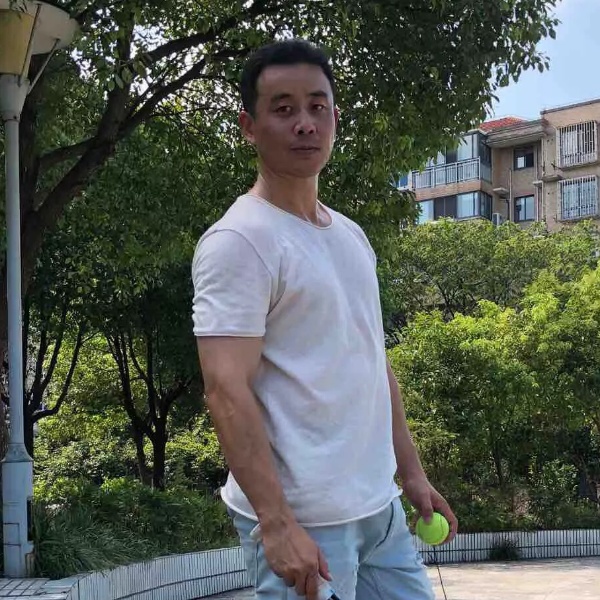 清脆拾忆白开水的照片