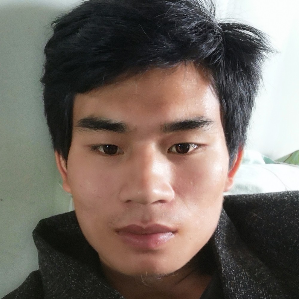 月亮回首高高的照片
