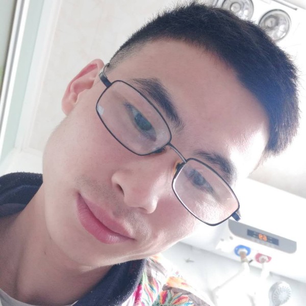 明浩然的照片