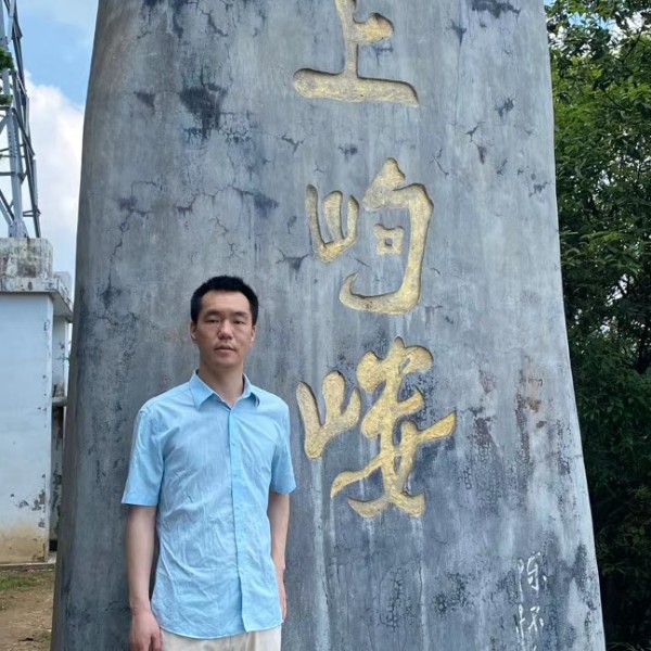 青琯愿完美的照片