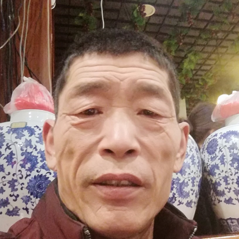 爱吃红山果的照片