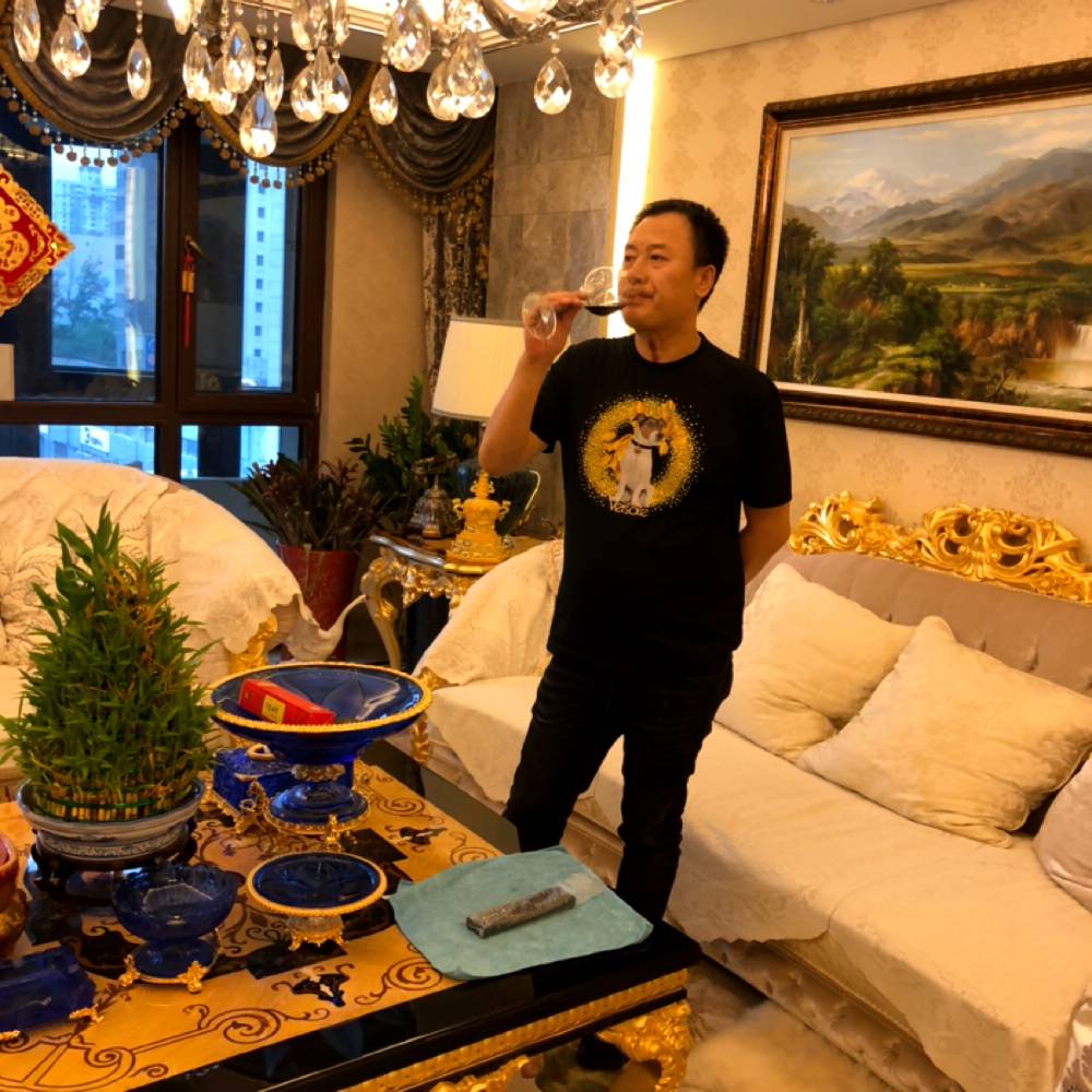 月饼向伶俐的照片