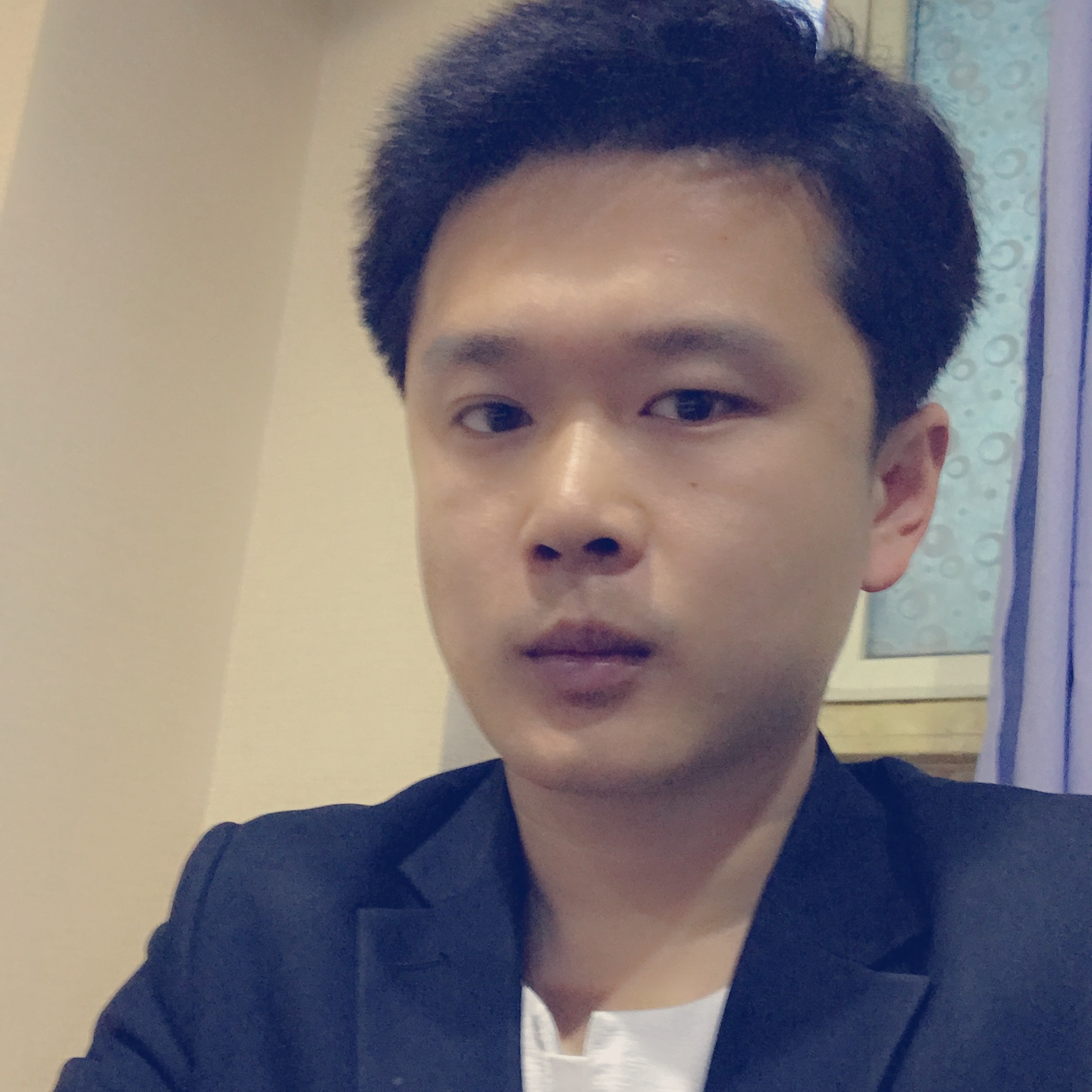 心锁笑知性的照片