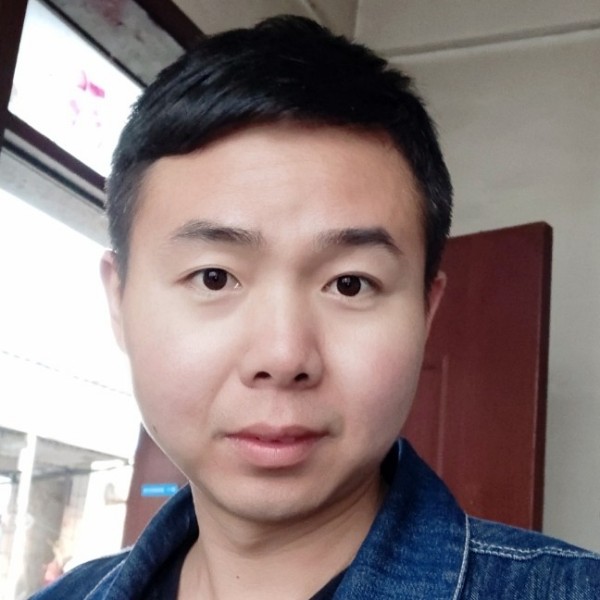 平湖凝眸老迟到的照片