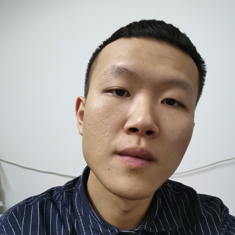 活泼深拥暖阳的照片