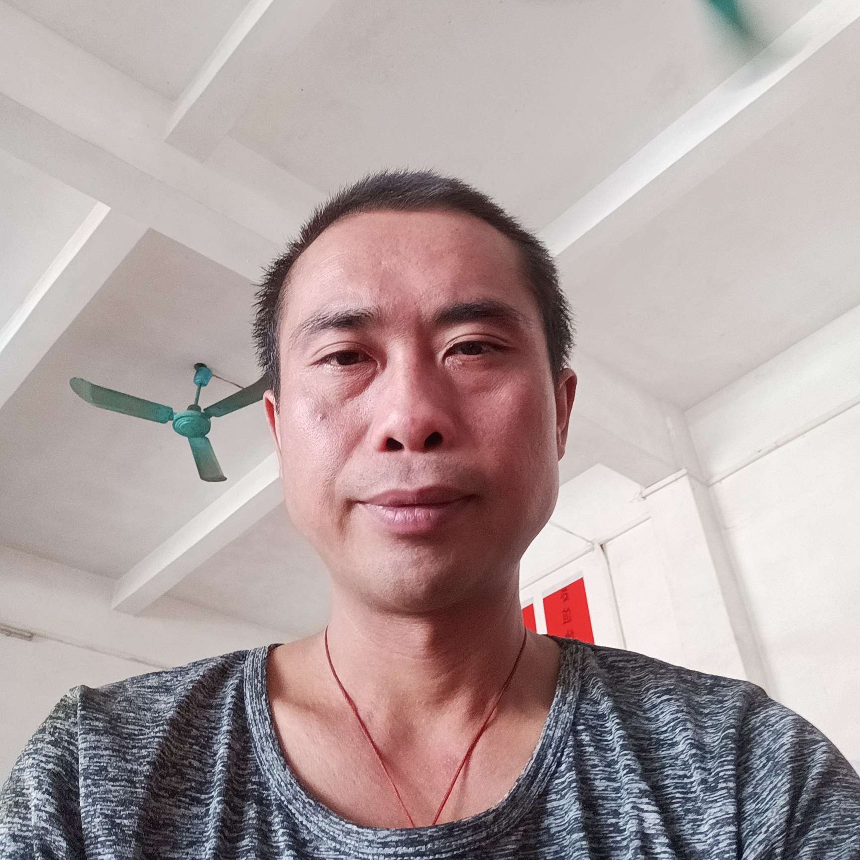 称心凝眸橘子的照片