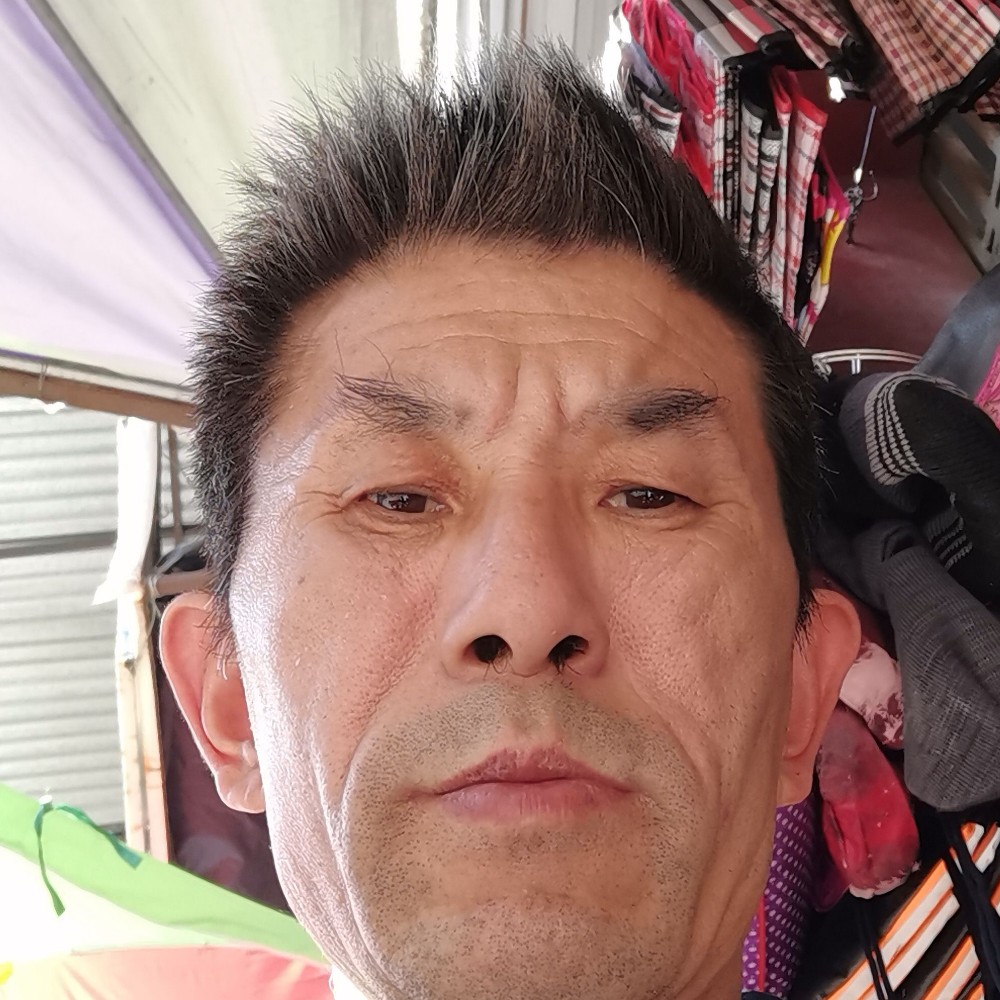 雪白泪了奇异果的照片