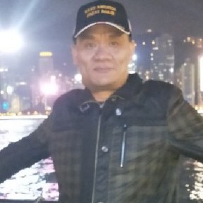 有魅力的男人。的照片