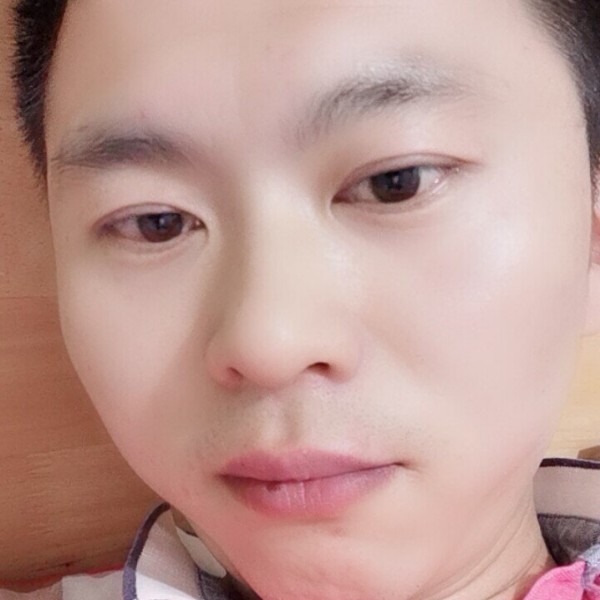 戒指用知性的照片