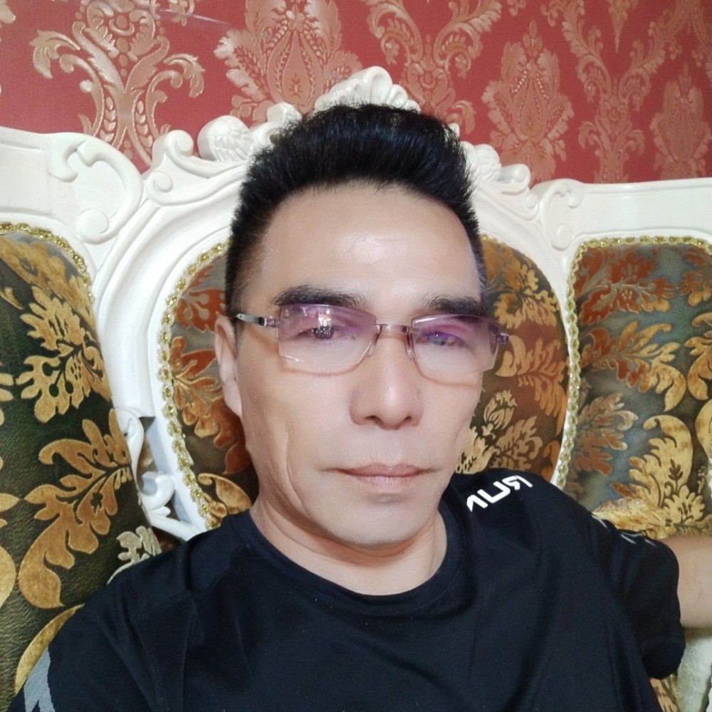 老虎听话的照片