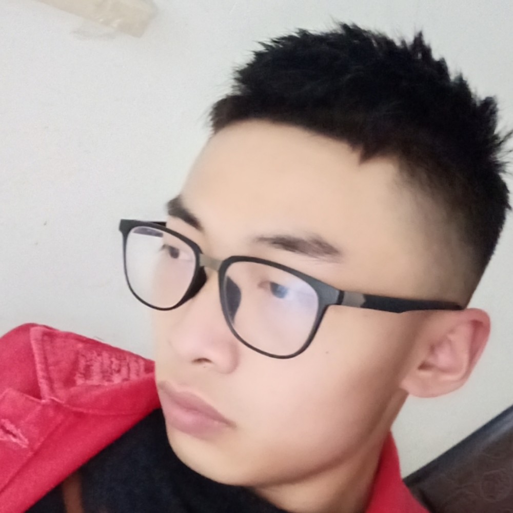 水影深拥健忘的照片
