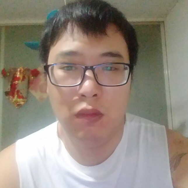 月光下的背影的照片