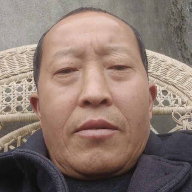 路灯改变现实的照片