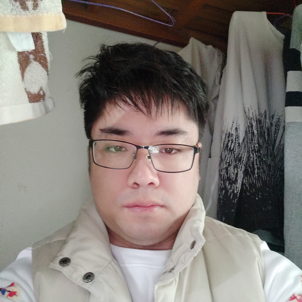 野性浅吻钢铁侠的照片