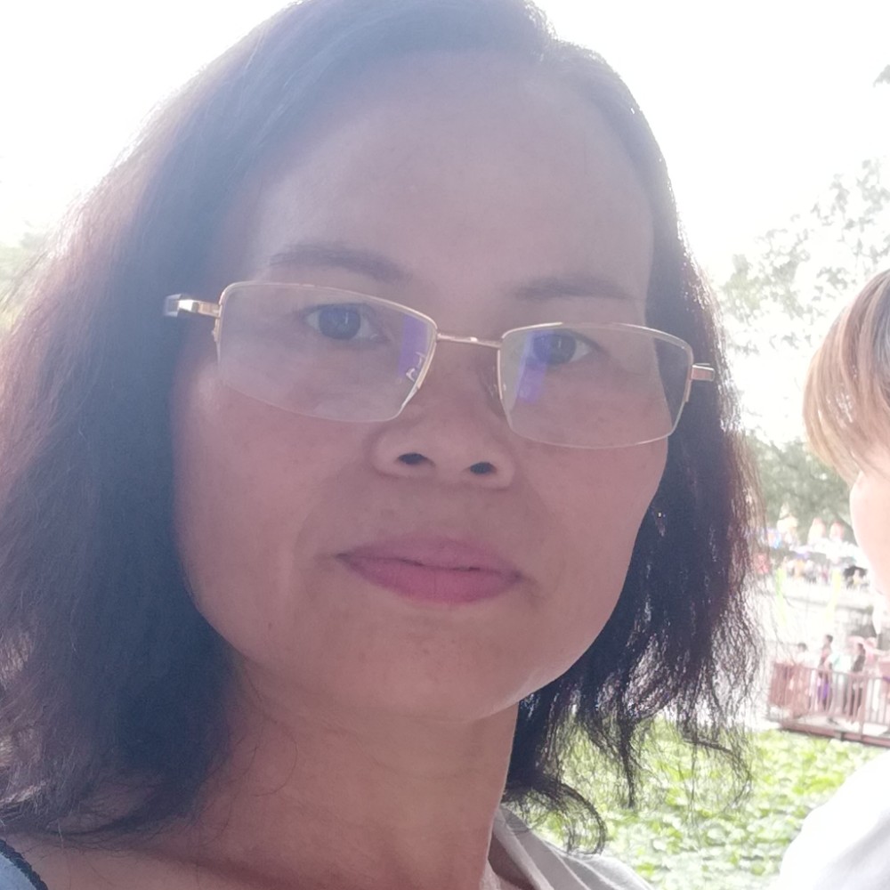 心灵美蹙眉冷眸的照片