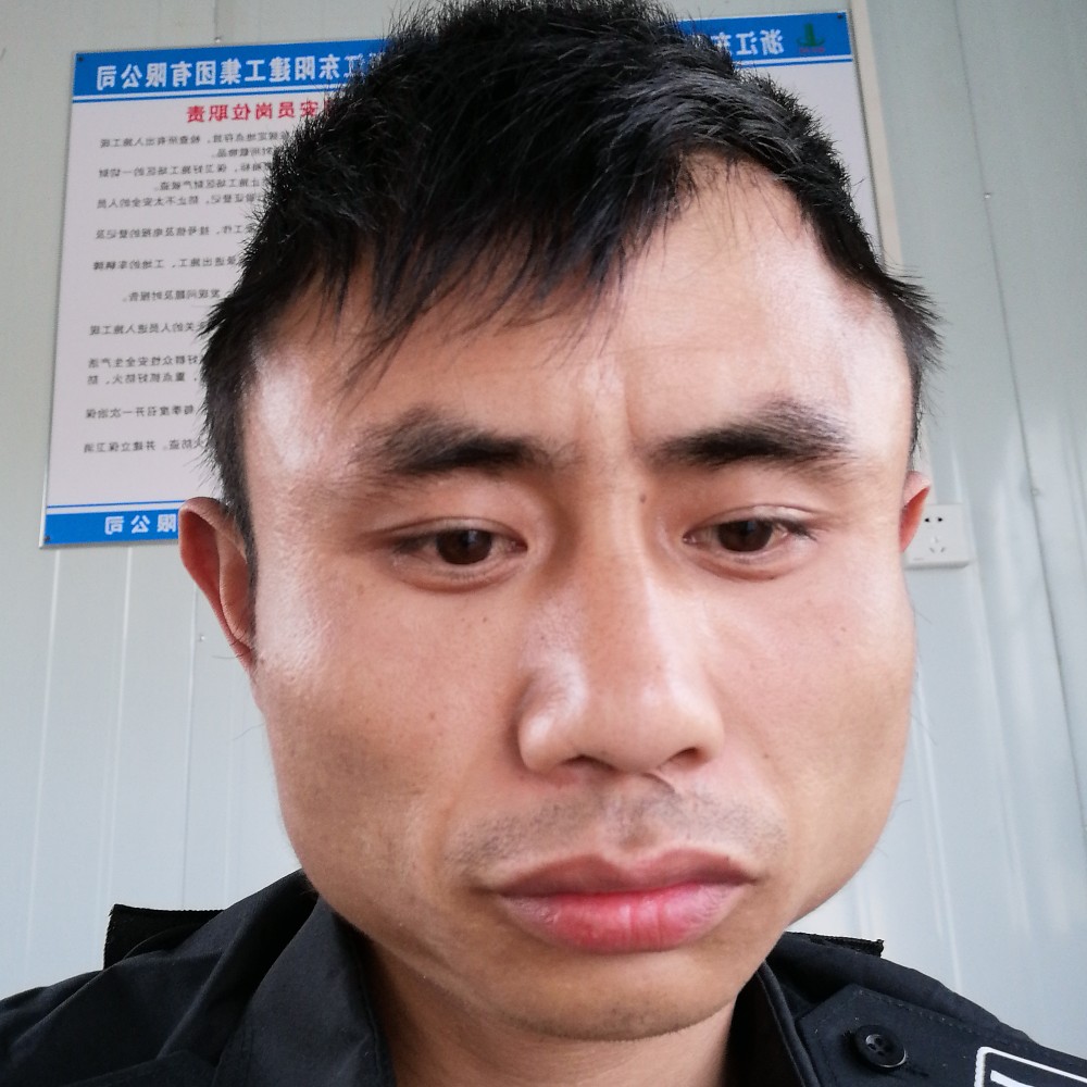 qwettyui的照片