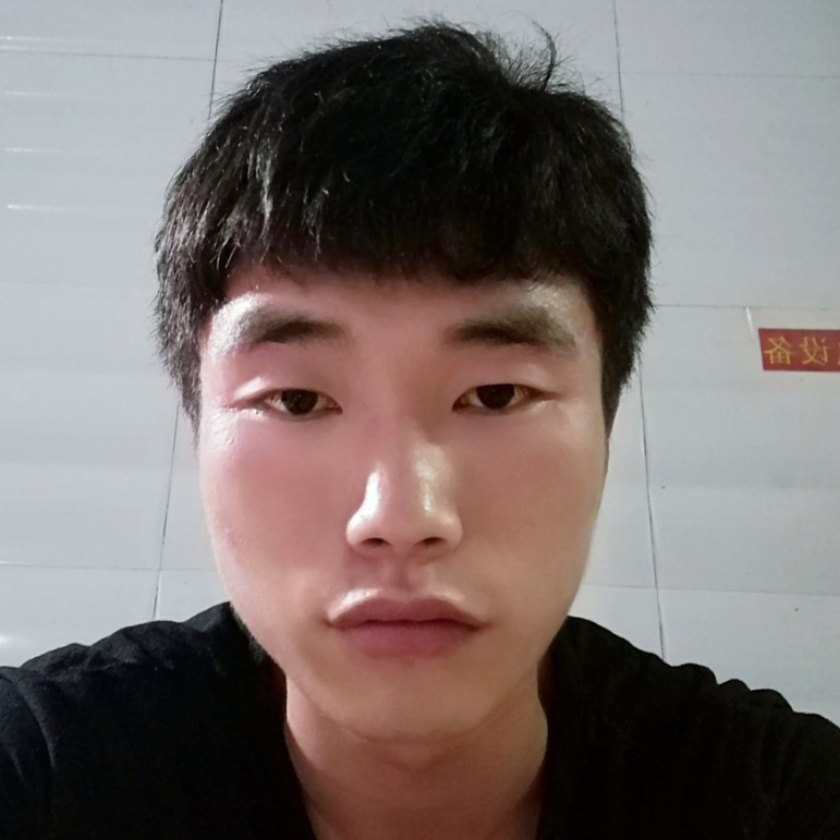 水杯扯高挑的照片