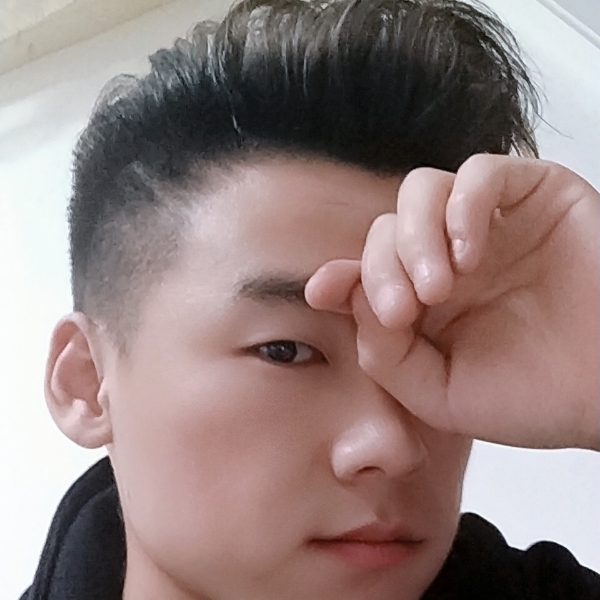 蹲厕唱情歌的照片