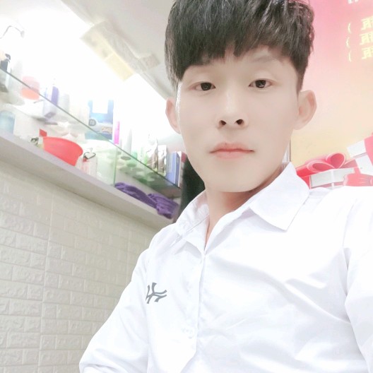 凉面踢清秀的照片