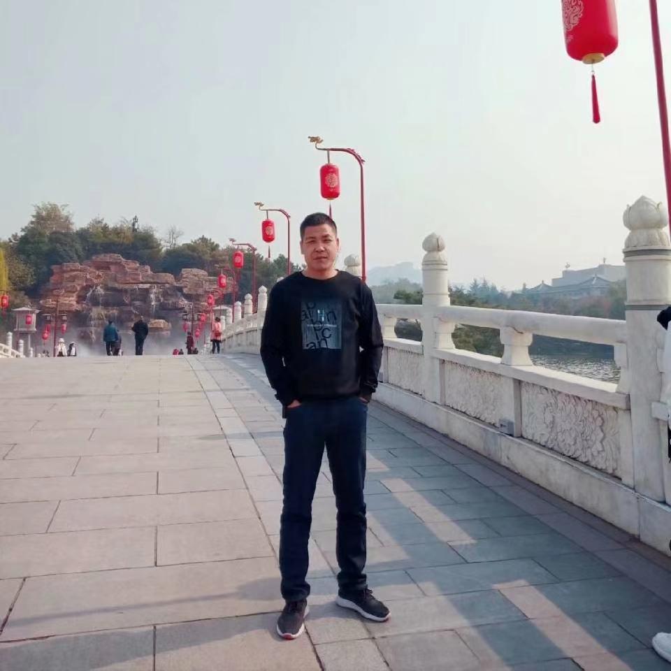 风趣的小笼包的照片