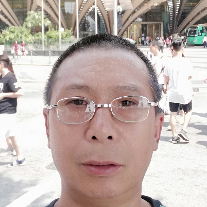 年轻漫步钻石的照片