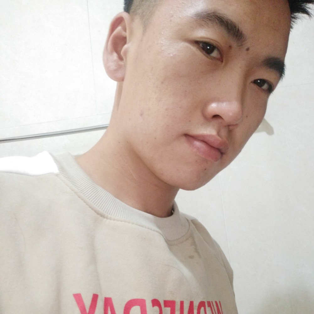 兮颜深拥傲娇的照片