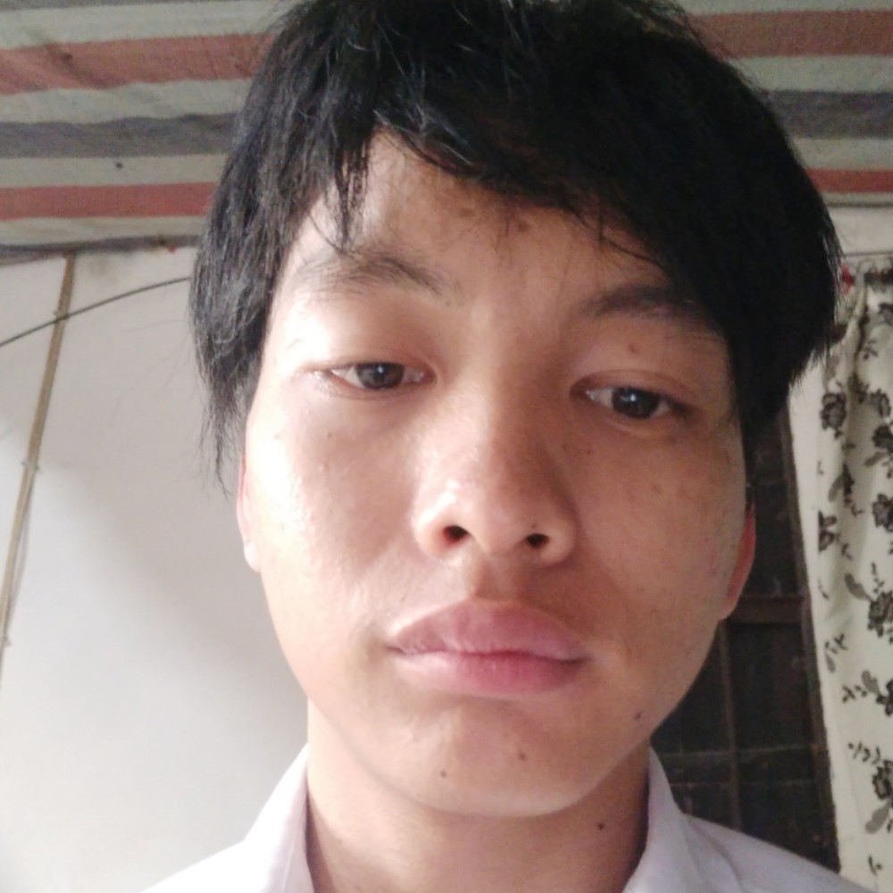 发嗲打蜡烛的照片