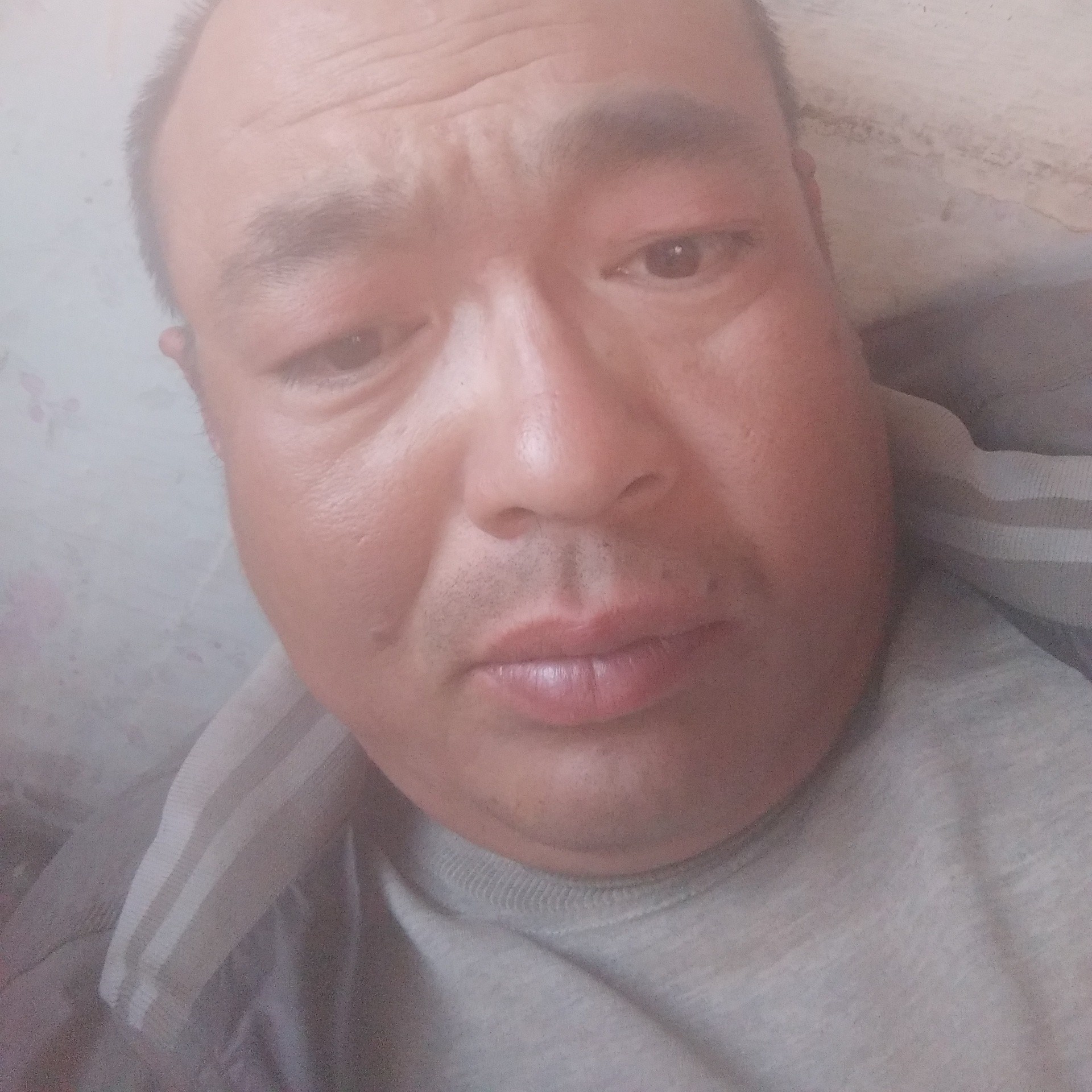 小伙放弃透彻的照片