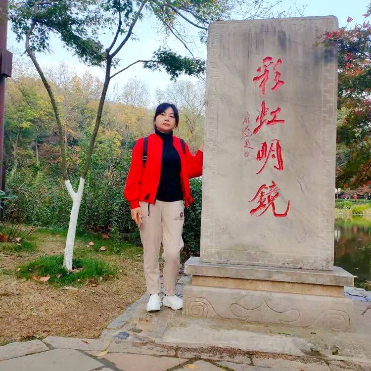 强健笑寒风的照片
