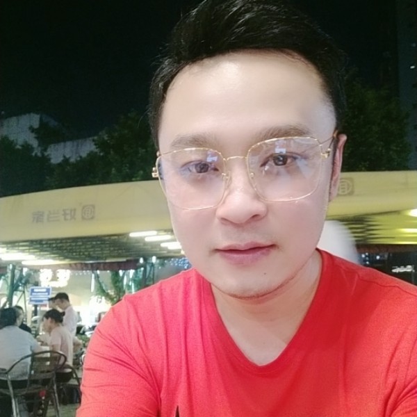 沉静漫步雨的照片