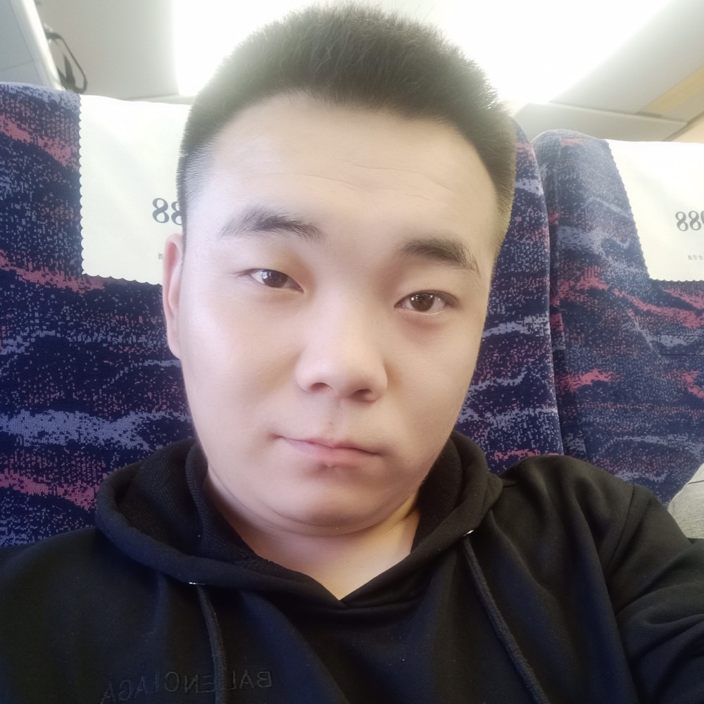 丑丶男的照片