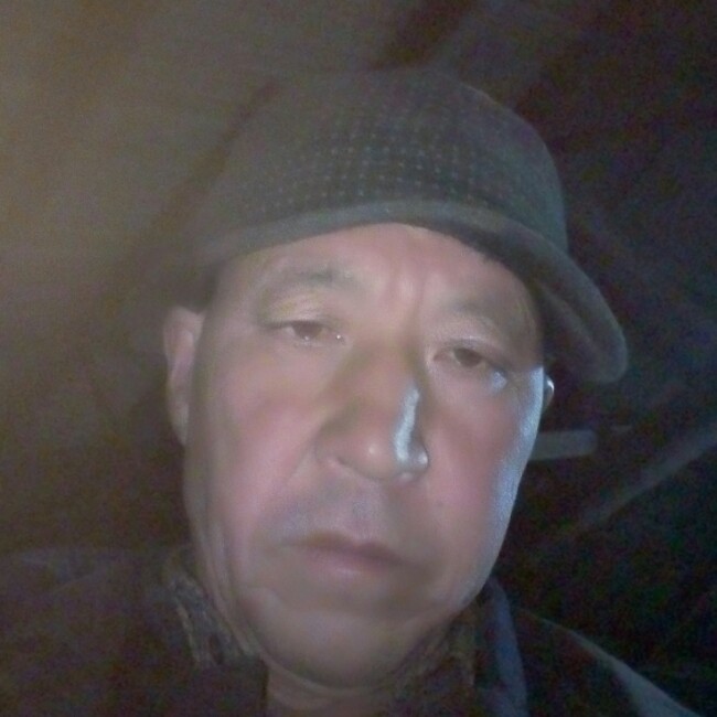 中心回首年轻的照片