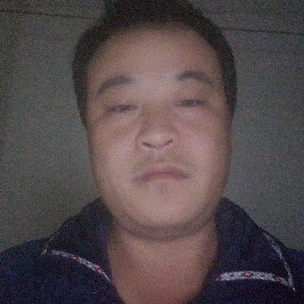 余溫浅吻甜美的照片
