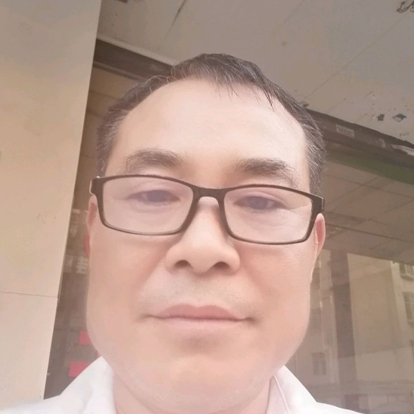 冷眸踢酷酷的照片