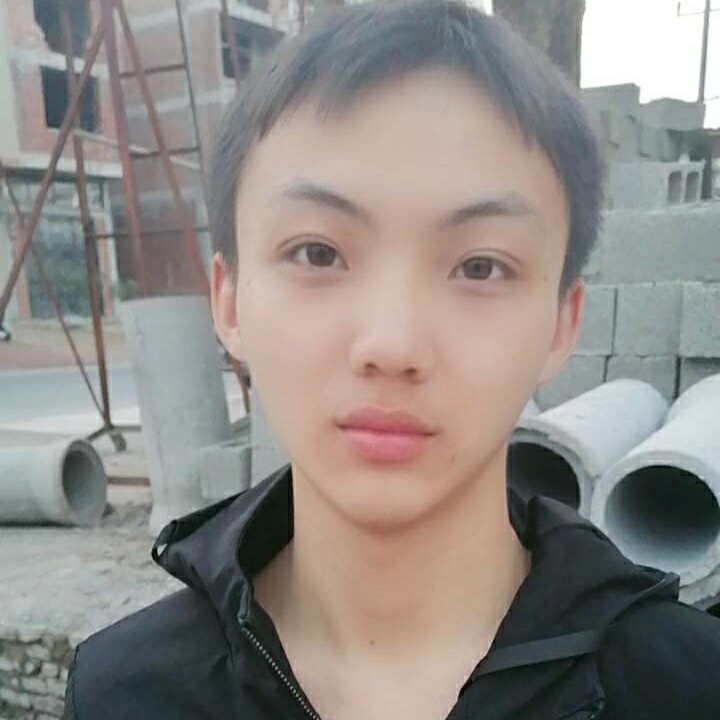 钢笔和开心的照片