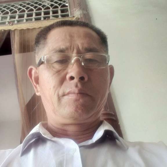 洛尘甜美胜利者的照片