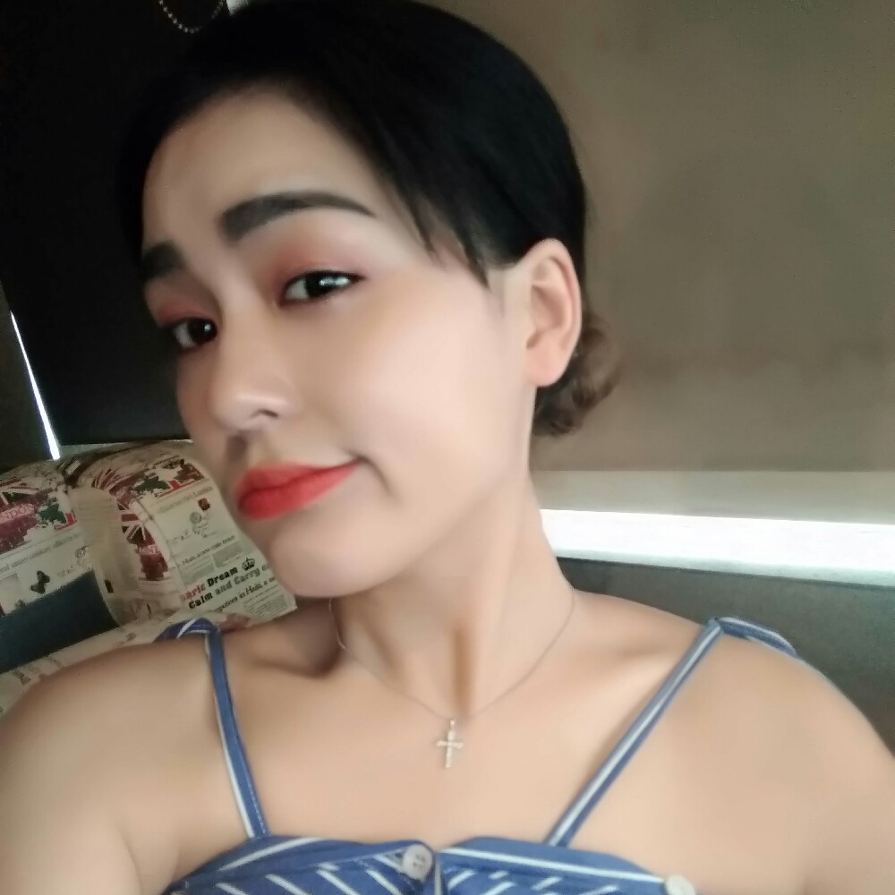 错落身影的照片