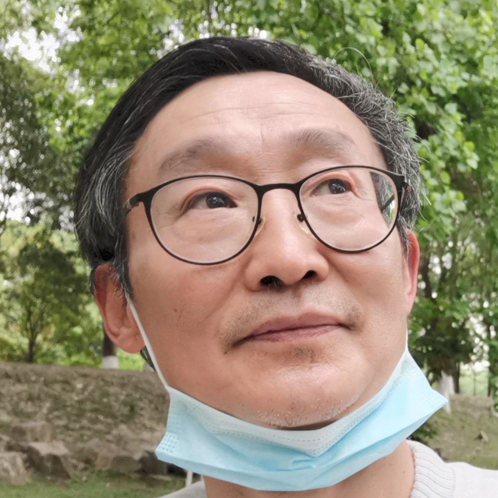 贪玩有故事的照片